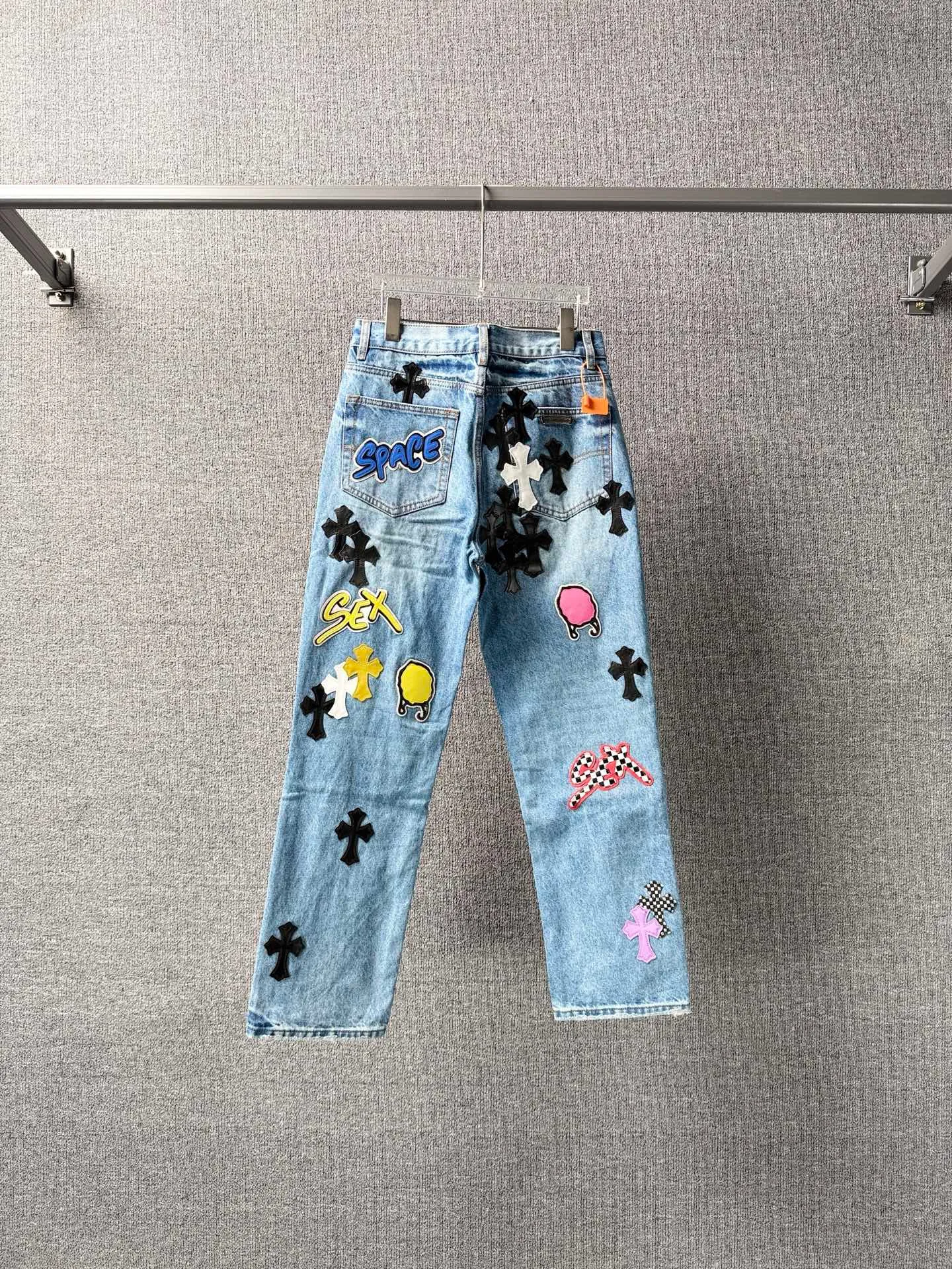 P326 💰 (Heavy Industry Top Version) Chrome Hearts Sex Octopus 🐙Multiple logo elements spliced ​​washed jeans to truly restore the ultimate texture of Vintage. Three-dimensional version. Loose and comfortable, not picky about the figure. Makes taller and slimmer. Factory Seiko. Original factory quality control. Same style for men and women. Can be matched with couples. Versatile recommendation. Must-have jeans for all seasons. Fashionistas have been disappointed. From the quality selection of fabrics, the tailoring of details, and the matching of patterns, they are all impeccable! The upper body is so handsome when worn...it can be easily worn by men, women and children! The craftsmanship is made of heavy-duty washed pure cotton denim fabric. After washing, it is soft and thick and looks very stylish when worn. Color: blue Size: 28-30-32-34-36 (corresponding to S-M-L-XL-XXL)
